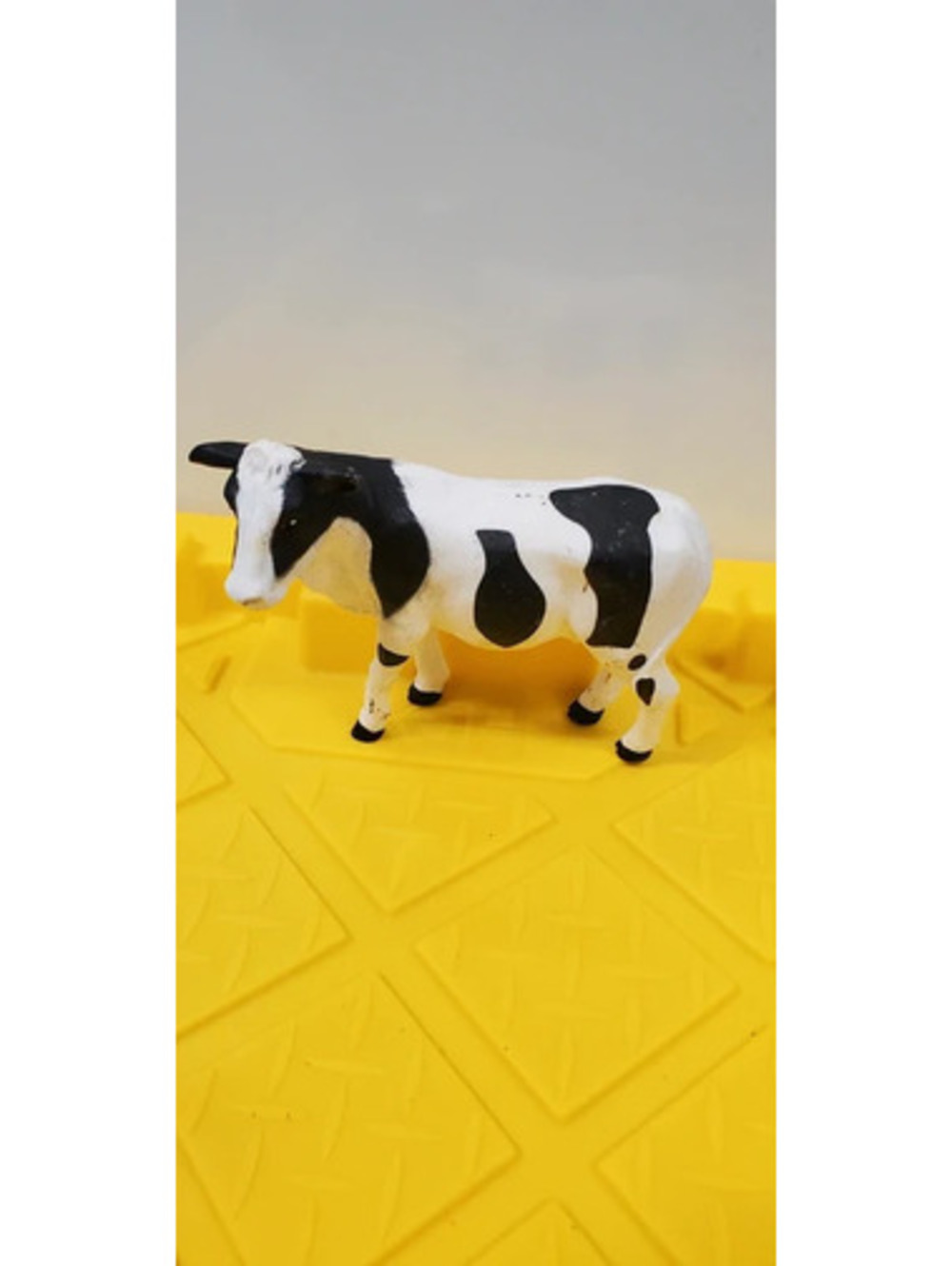 Vintage Plastic Black & White Dairy Cow Toy Farm Animal Figurine Figure